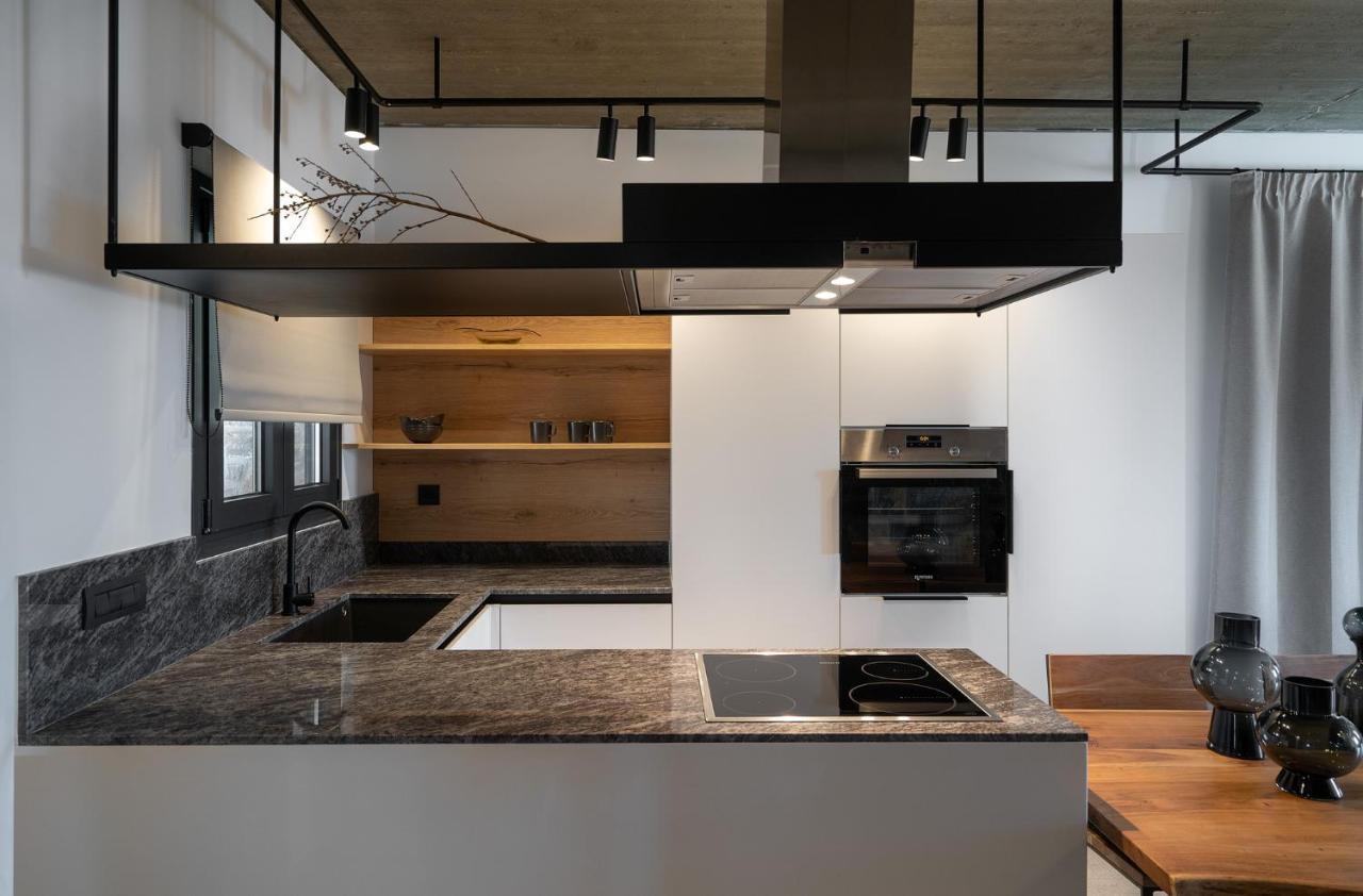 Celine Private Residences Léntas Buitenkant foto